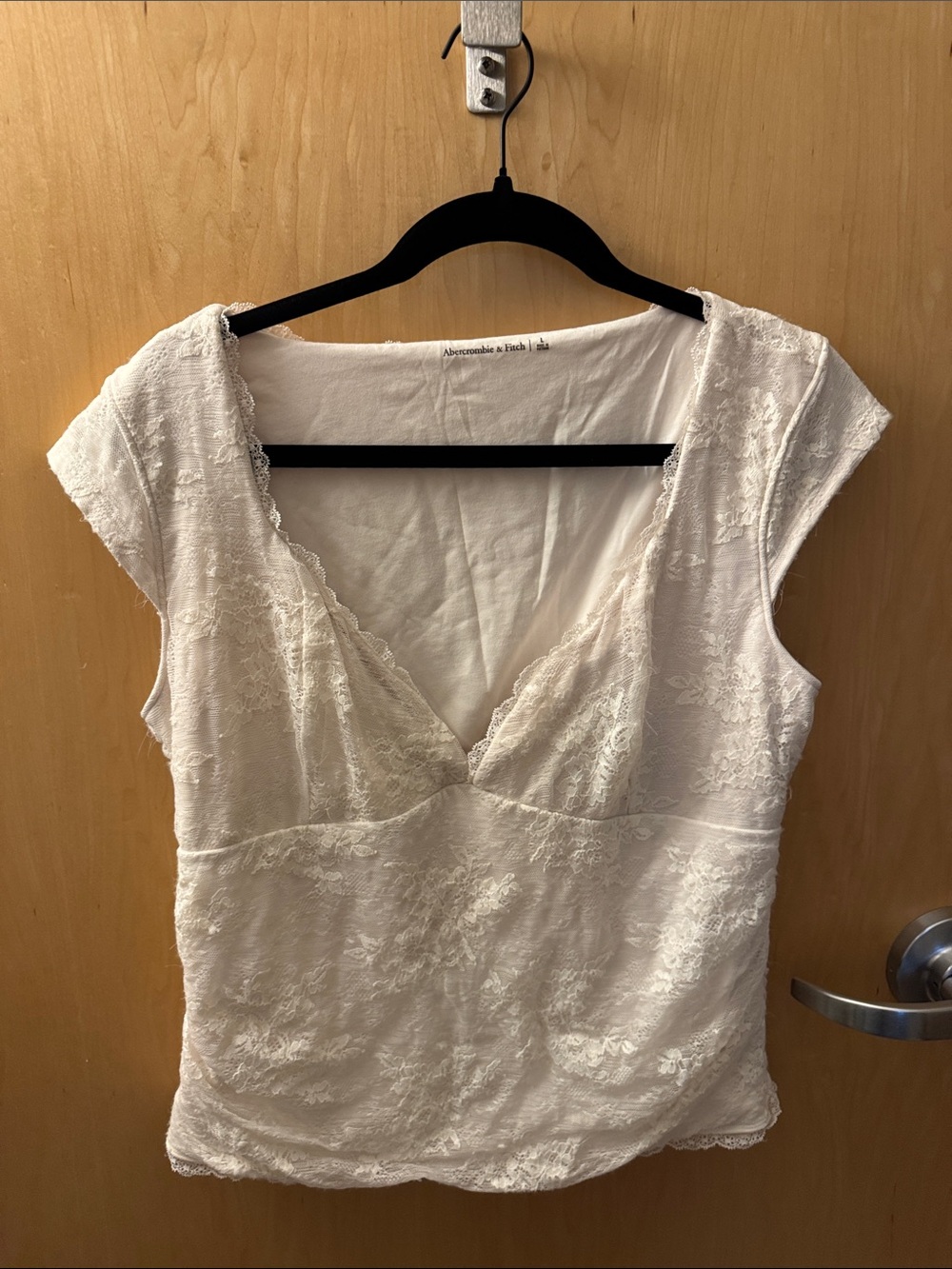 Abercrombie & Fitch White Lace V-Neck Cap Sleeve Blouse